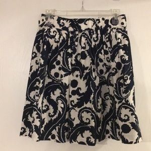Pattern skirt with pockets
